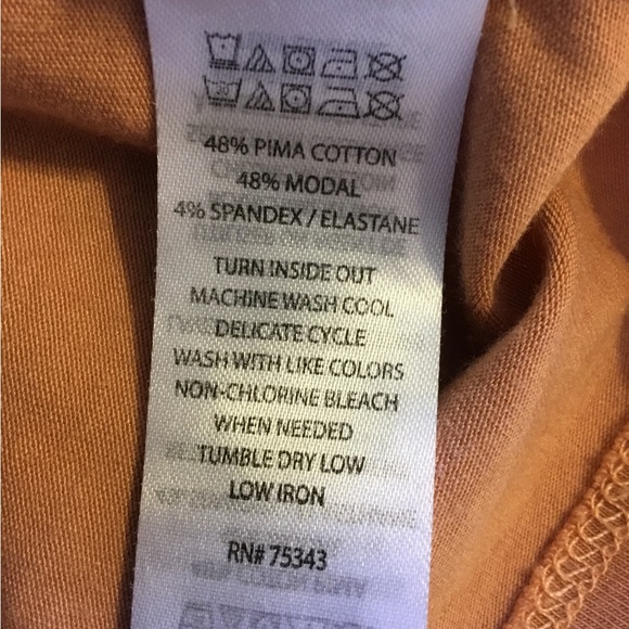 Tahari Essentials T-Shirt medium. Peach, coral,orange, short sleeve, V-neck. - Picture 4 of 6